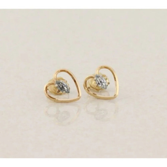 14k Yellow Gold Cubic Zirconia Heart Earrings Stud Post - Picture 1 of 7
